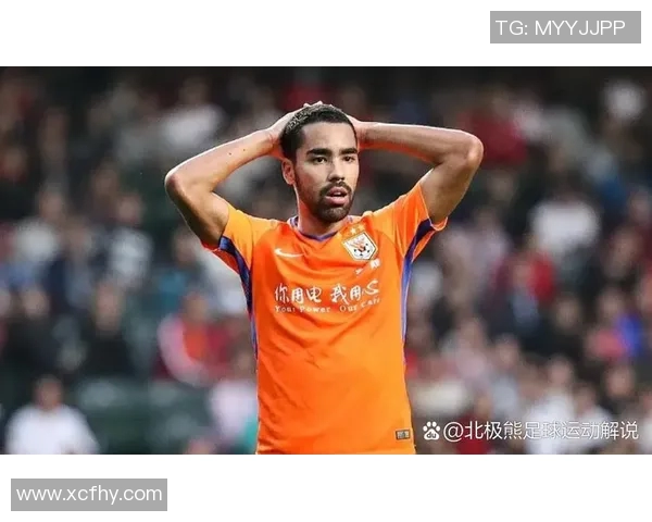 网红足球明星的魅力瞬间与精彩瞬间分享，见证他们在绿茵场上的风采与成就